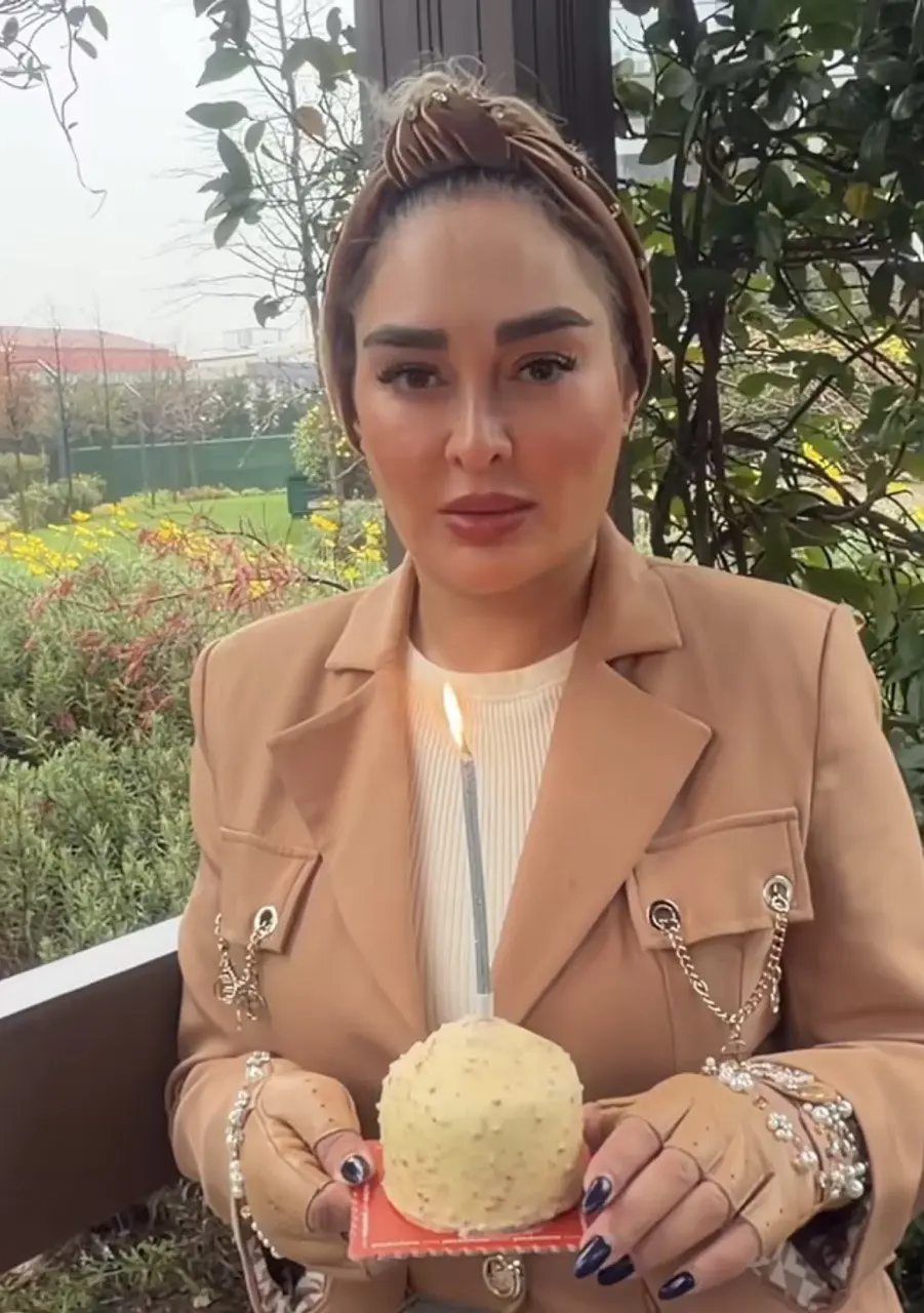 5861645313045629848+(1)