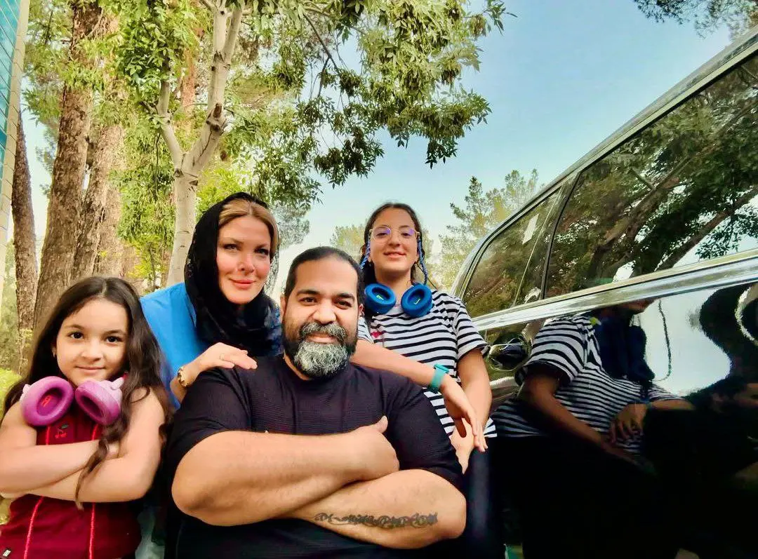 وایرال شدن قاب ۴ نفره خانواده رضا صادقی