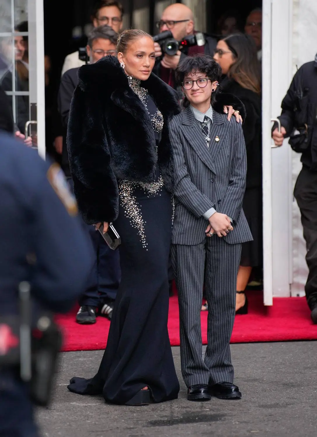 jennifer-lopez-emme-mu-iz-129082547