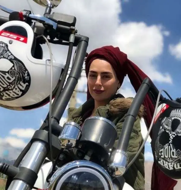 motor-savarie-samaneh-pakdel-2