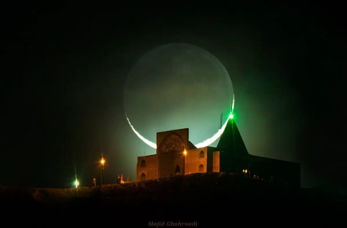 نمایی خیره کننده از هلال ماه رمضان در کاشان+ عکس