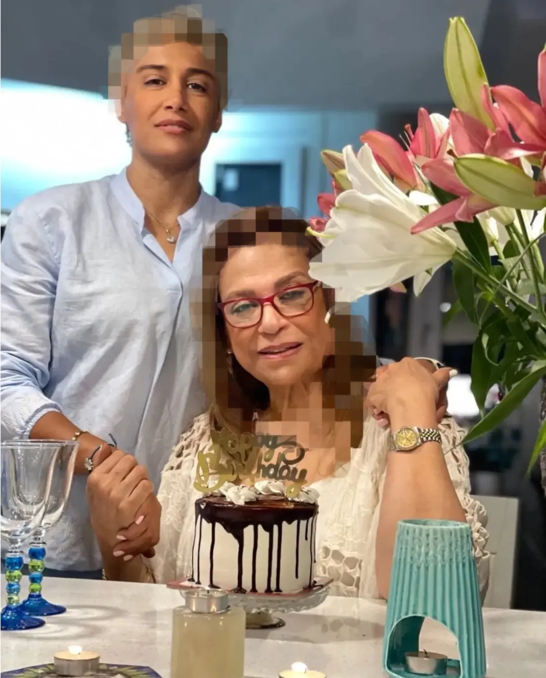 جشن تولد جنجالی گوهر خیراندیش در کنار دخترش، آزاده اسماعیل خانی جشن تولد جنجالی گوهر خیراندیش در کنار دخترش، آزاده اسماعیل خانی