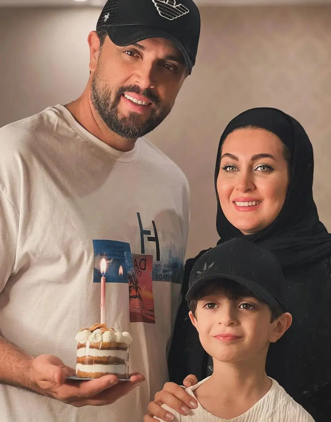 جشن تولد مجری معروف در کنار همسر و فرزندش+ عکس