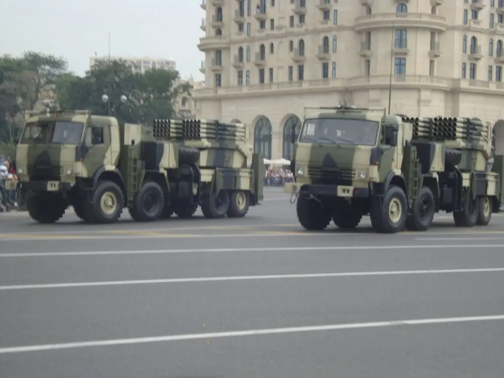 Azeri_Lynx_Grad_parad_in_Baku_2013-1024x768