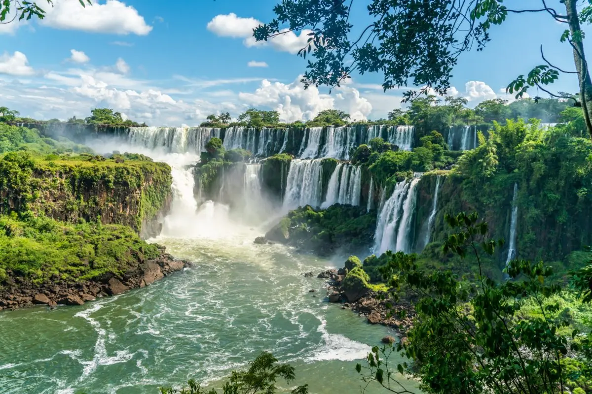 arg_iguazu_shutterstock_1338447983-1200x800-c-center