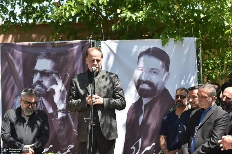 مراسم+چهلمین+روز+درگذشت+حمید+هیراد+در+بهشت+زهرا (3)