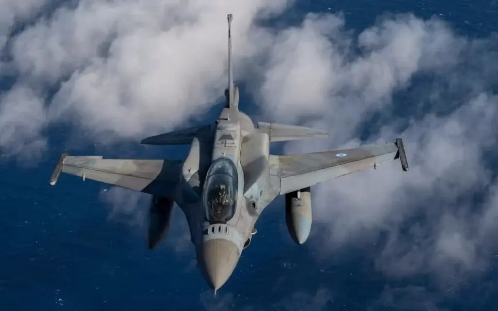 a-hellenic-air-force-f-16d-fighting-falcon-participating-in-nato-exercise-ramstein-flag-24-1024x640_11zon