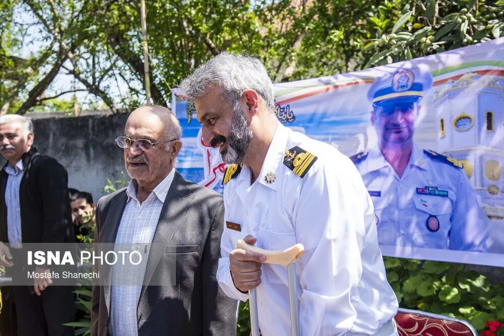 ناوشکن دنا 