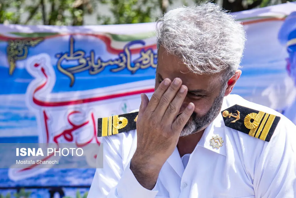 ناوشکن دنا 