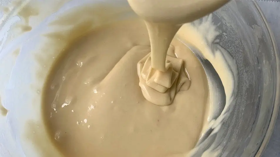 روش تهیه کیک سه‌ماده‌ای که همه را شگفت‌زده کرد