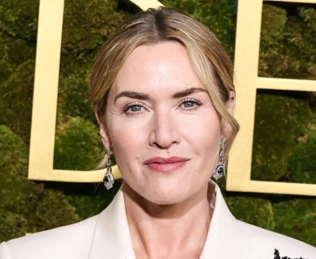 0251221-131632_Gallery