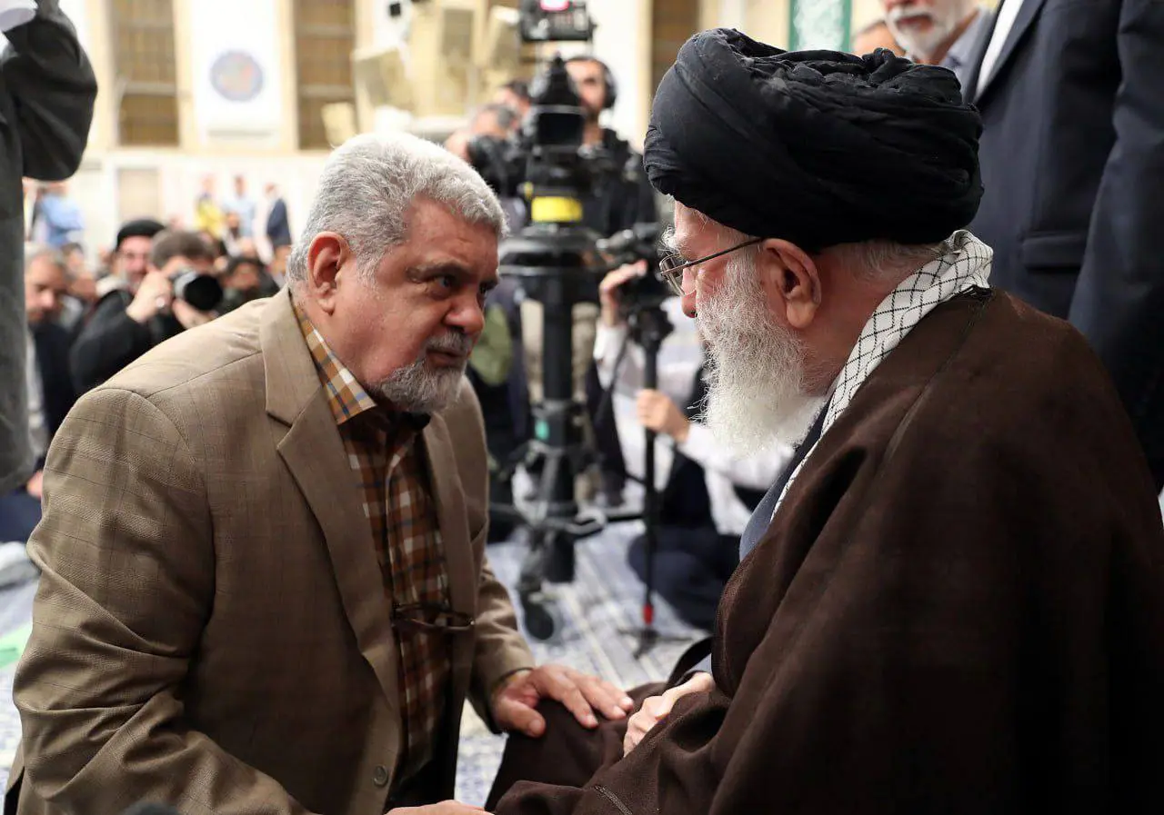 دیدار صمیمانه شاعران و اهالی فرهنگ و ادب با رهبر انقلاب اسلامی