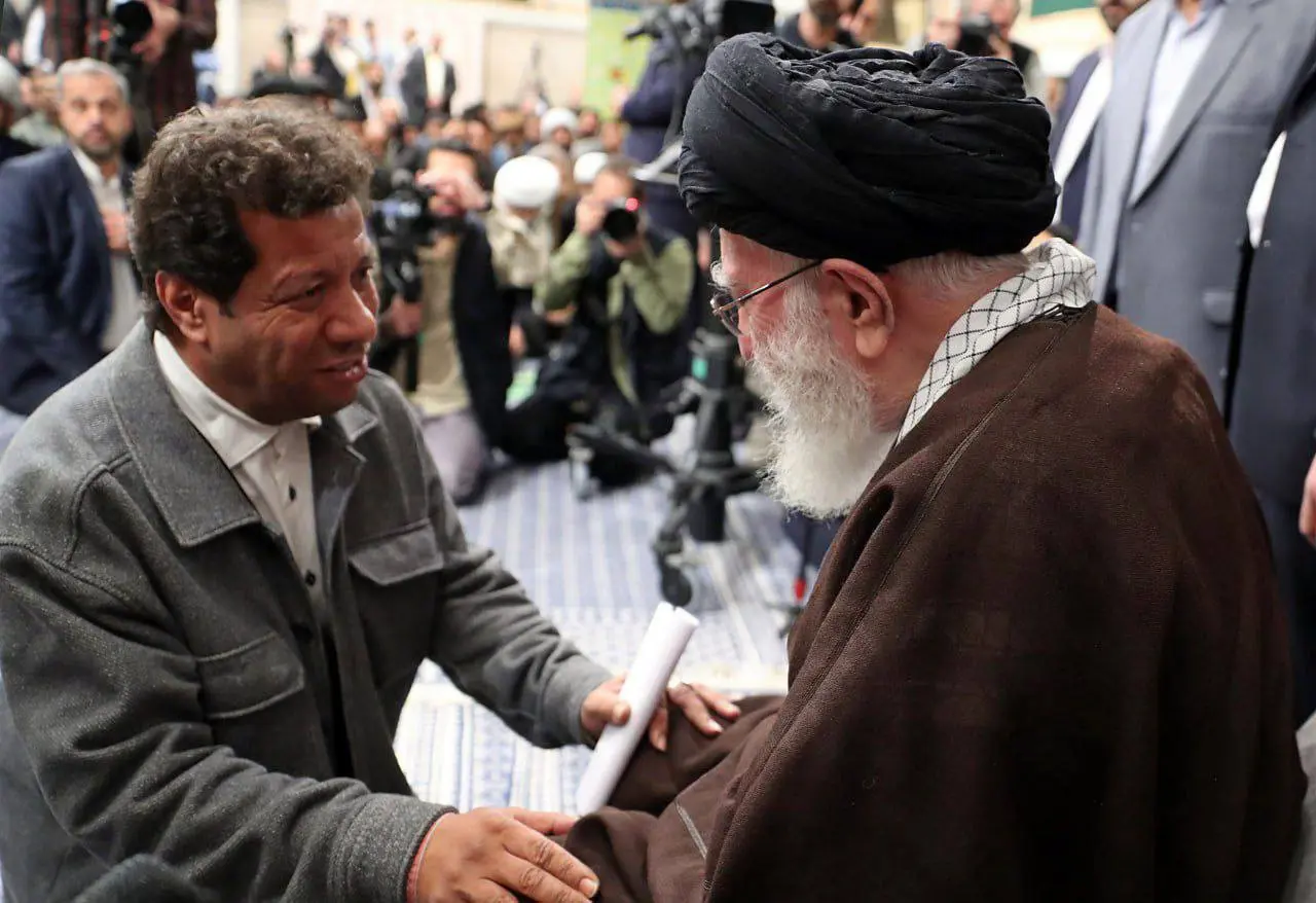دیدار صمیمانه شاعران و اهالی فرهنگ و ادب با رهبر انقلاب اسلامی