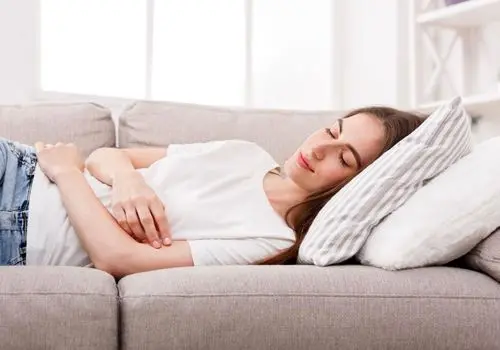 چرا بهتر است حتما در طول روز چرت بزنیم؟