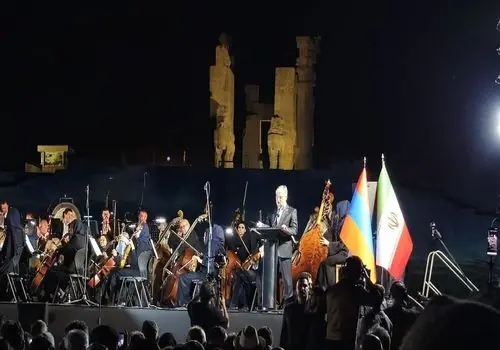 برگزاری کنسرت تاریخی در تخت‌جمشید /عکس