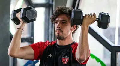 استقلالی‌ها باید خدا را شکر کنند که پزشک‌های پرسپولیس را در اختیار ندارند | مگر باکیچ رباط صلیبی پاره کرده؟