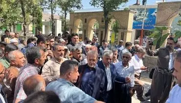 استقبال عجیب از پزشکیان در خرم‌آباد+فیلم