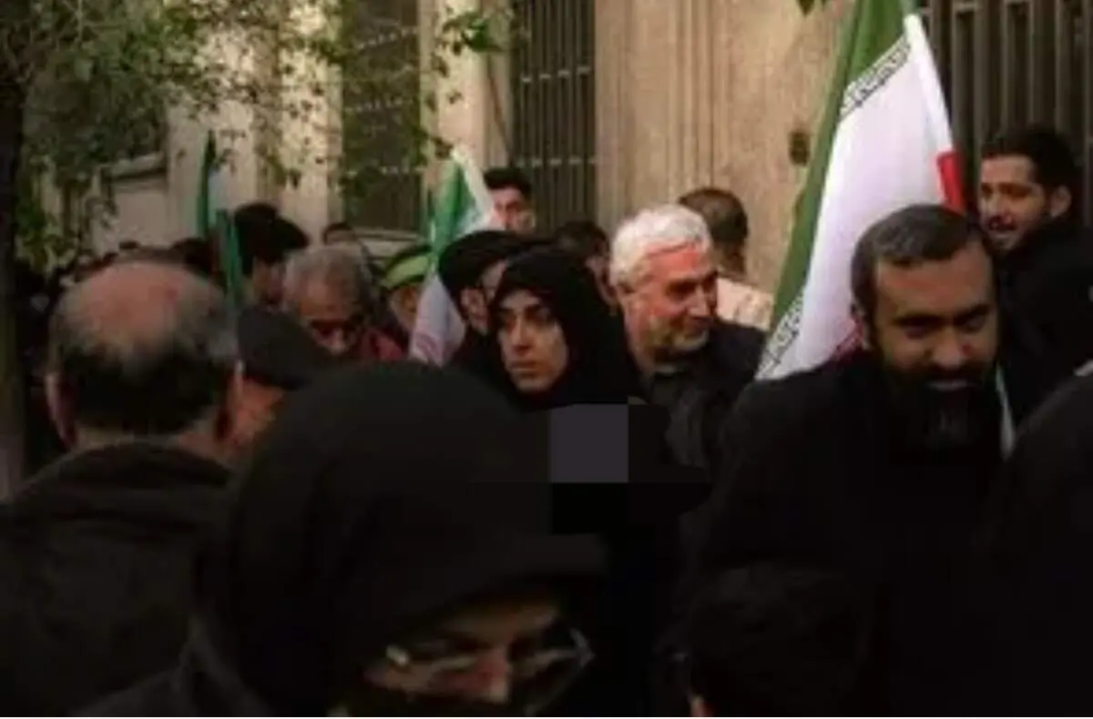  حاتمی‌کیا در مراسم چهلم رهبر شهید انقلاب