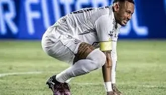 واکنش جالب نیمار به پیشنهاد هوادار سانتوس؛ زانوهام برای تو!+فیلم