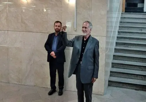 خودمان کاندیدا داریم و از کسی حمایت نمی کنیم