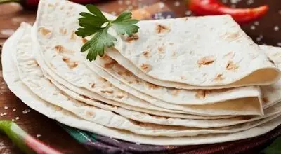 قاتلان تازگی نان در خانه؛ اشتباهات رایجی که عمر نان را کوتاه می‌کنند
