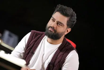 مجری معروف: وطن که نداشته باشی هیچ چیز نداری؛ امروز بیشتر مفهوم خاک را می‌فهمم