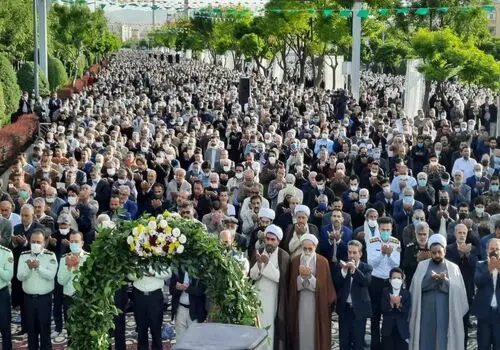 واکنش مسئولان به تهدیدات ترامپ در نماز عید فطر + فیلم