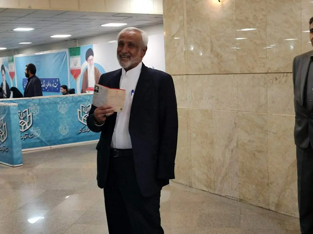 علت نشان دادن علامت ۳ از سوی الیاس نادران چه بود؟+ عکس