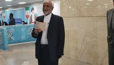 علت نشان دادن علامت ۳ از سوی الیاس نادران چه بود؟+ عکس