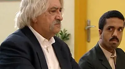 نماز خواندن بازیگر سریال ستایش روی دیوار چین/ویدیو 