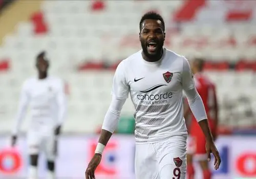 پرسپولیس تعطیل شد
