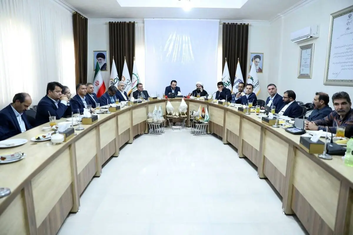 نشست مدیرعامل بانک صادرات ایران با تولید کنندگان و فعالان اقتصادی کاشمر
