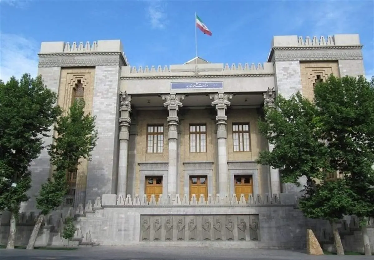 راز تاب‌آوری سیاست خارجی ایران: هویت تاریخی، دینی و ملی