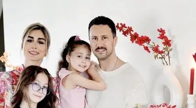 میز شیک و لاکچری تولد شاهرخ استخری؛ عکس خانوادگی که همسرش منتشر کرد!