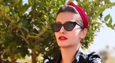 پردیس احمدیه با ژست یوگا و استایل مشکی+عکس
