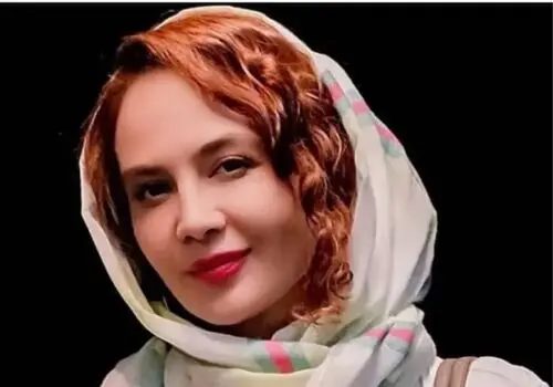 تصویری از خانم بازیگر ۵۵ ساله ایرانی که مثل ۲۰ ساله‌هاست!عکس های نگین صدق گویا کولاک کرد 