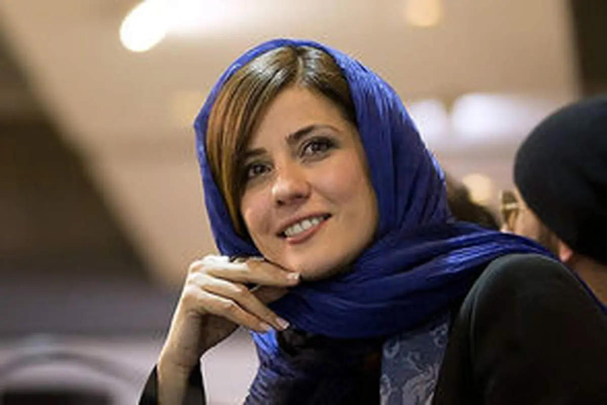 پرتره هنریِ سارا بهرامی به شکل یک الهه