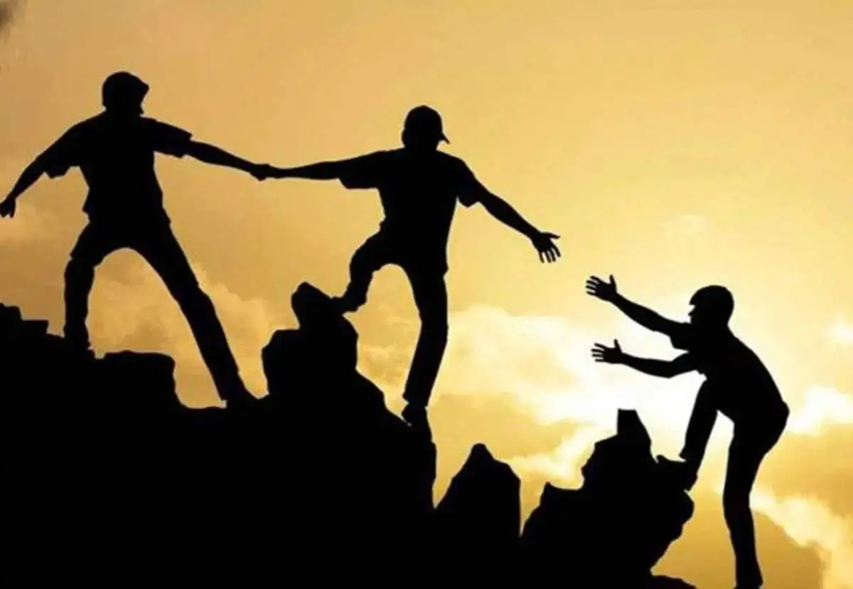 شما میانگینی از پنج نفری هستید که بیشترین وقت را با آنها می‌گذرانید؛ پس عاقلانه انتخاب کنید