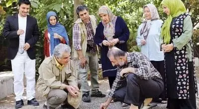 حال و هوای متفاوت یک بازیگر در مراسم وداع؛ از قرائت «اهدنا الصراط المستقیم» تا بدرقه رهبر شهید