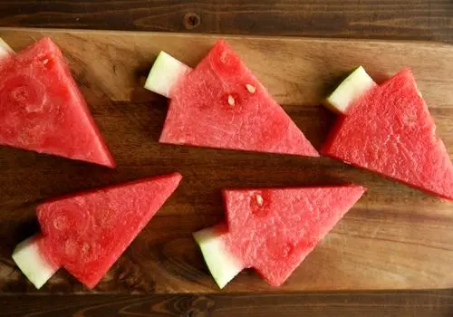 آموزش برش هندوانه شب یلدا با چند ترفند ساده + فیلم