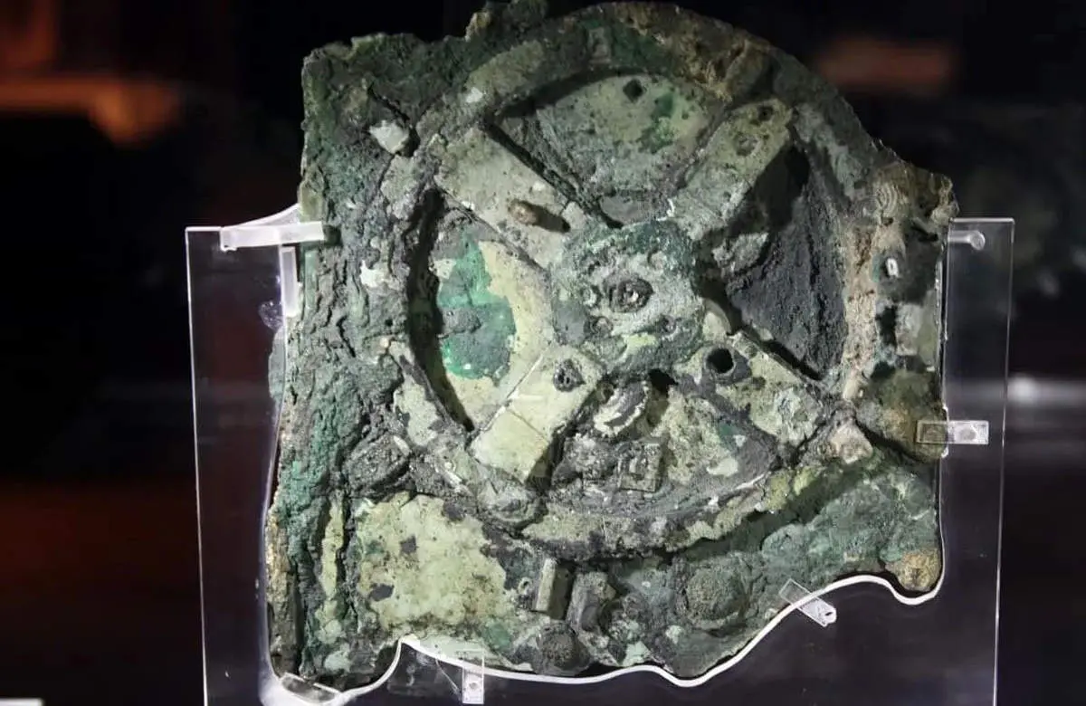 این کشف باستانی از یک کامپیوتر نجومی خبر میدهد + عکس