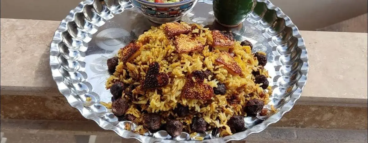 ناهارت با من: طعم اصیل شیراز در سفرههای ایران!