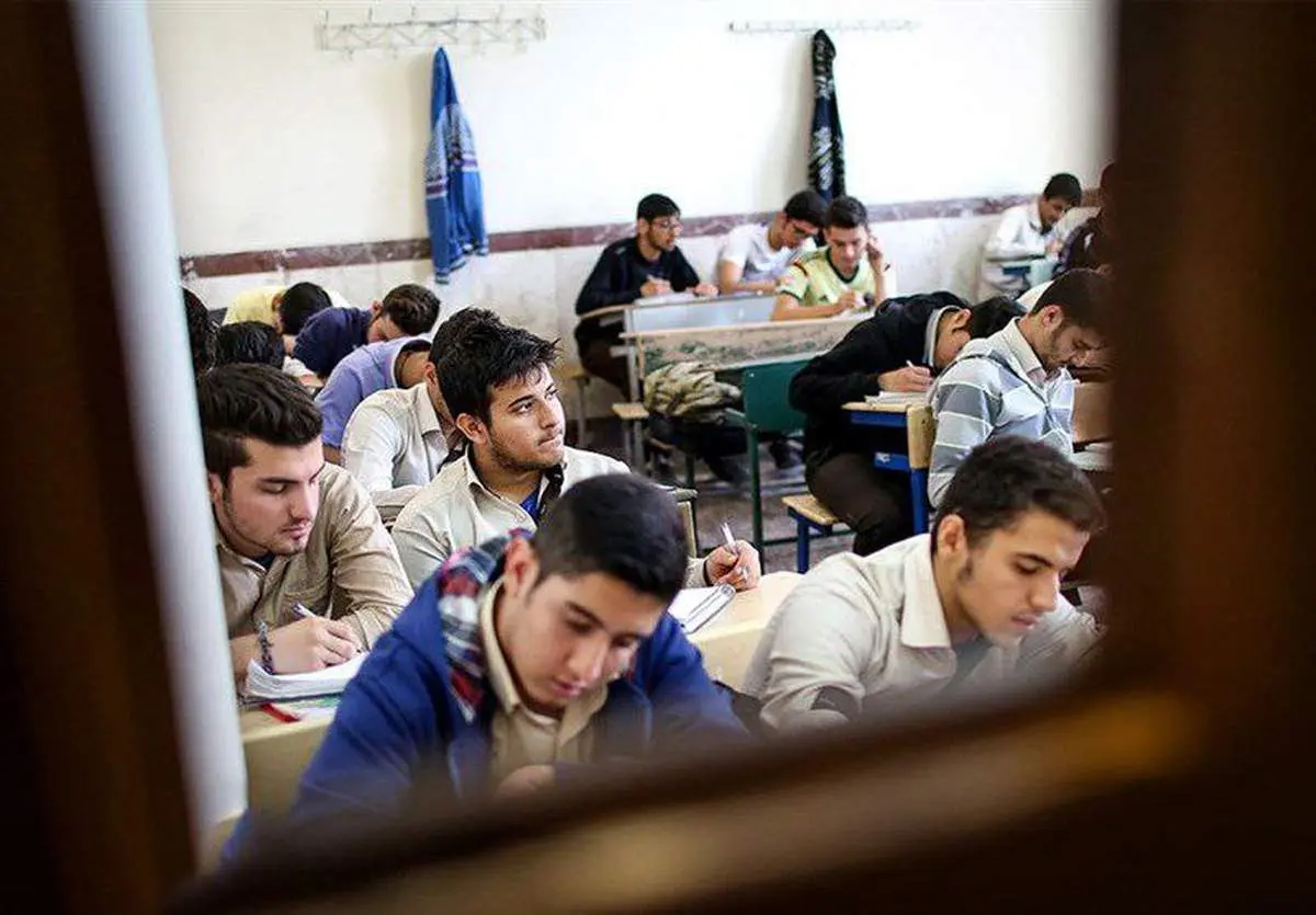 
سخنگوی کمیسیون آموزش: میانگین معدل دانش آموزان کل کشور بین ۹ تا ۱۲ است
