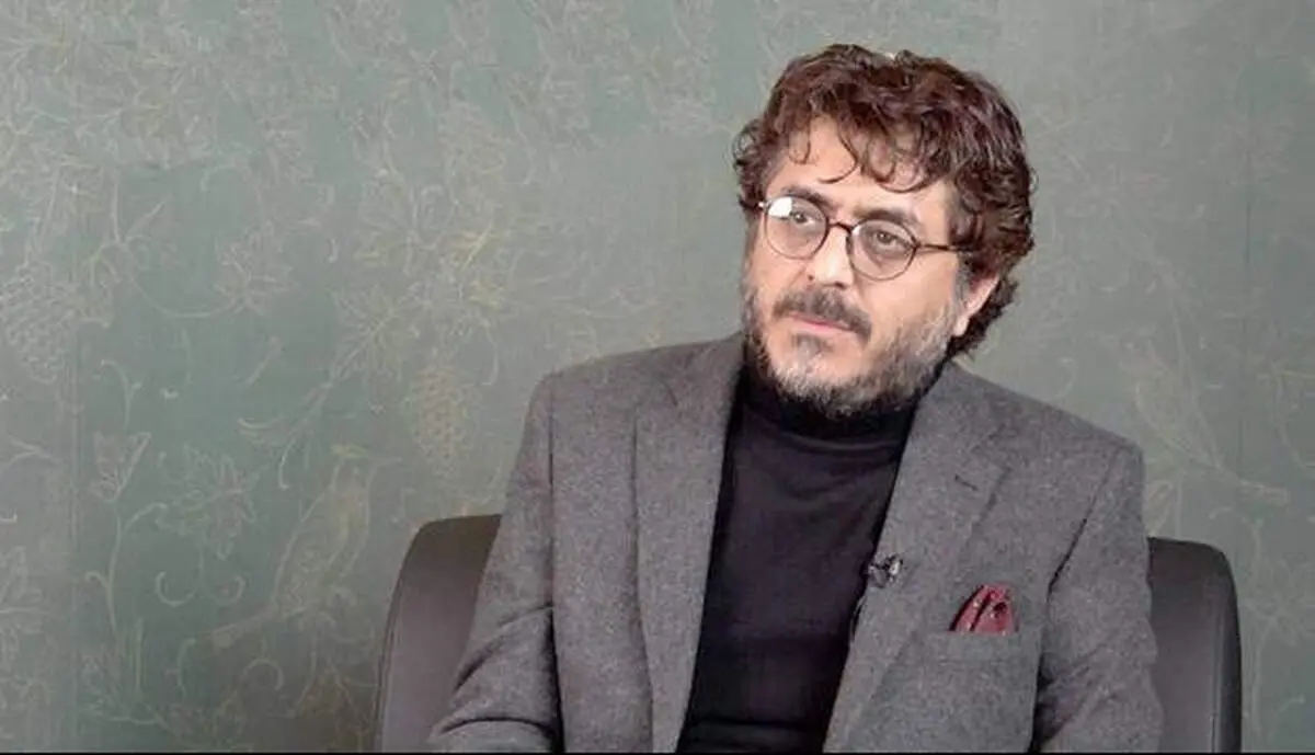 بازیگر «شیش ماهه»: مهران مدیری زیاد از بداهه‌گویی در کارهایش استفاده می‌کند