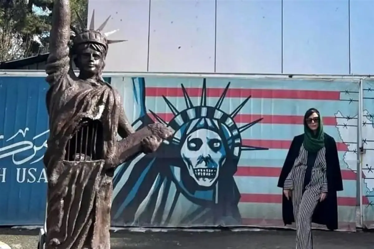 ویتنی رایت به‌دعوت هیچ فرد یا نهادی به ایران نیامده و هم‌اکنون در ایران نیست