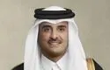 تیپ متفاوت و راحت امیر قطر در کافه ای در پاریس/ویدیو 