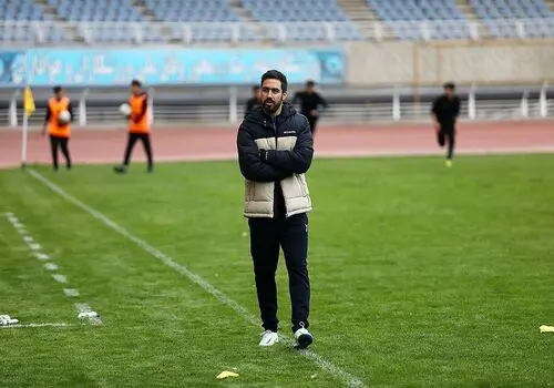 خبر مهم مالکان جدید استقلال؛ این سرمربی پرافتخار در یک‌قدمی نیمکت آبی‌ها