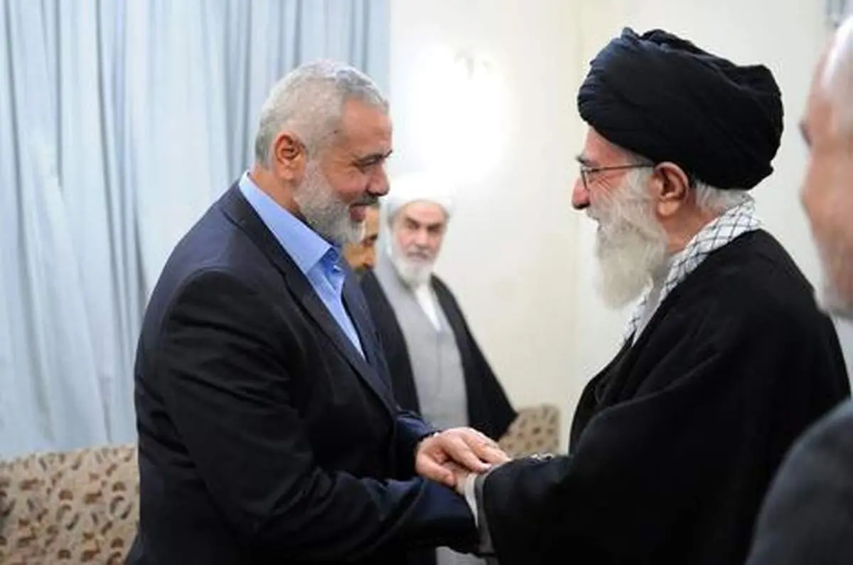 گفتگوی عربی رهبر انقلاب با پسر شهید اسماعیل هنیه+ فیلم