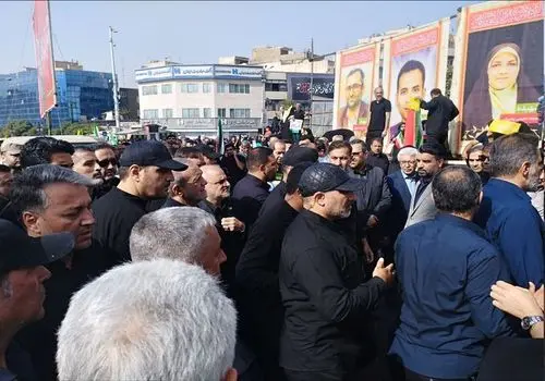 باید قدر ملت ایران را دانست و آنان را در تصمیم‌سازی‌های کشور سهیم کرد