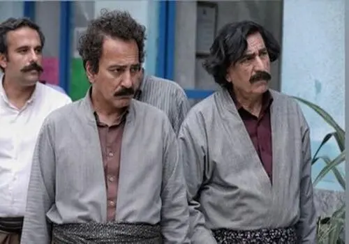 استایل تماشایی حمید رضا آذرنگ پس از اجرای نمایش بوکر + فیلم